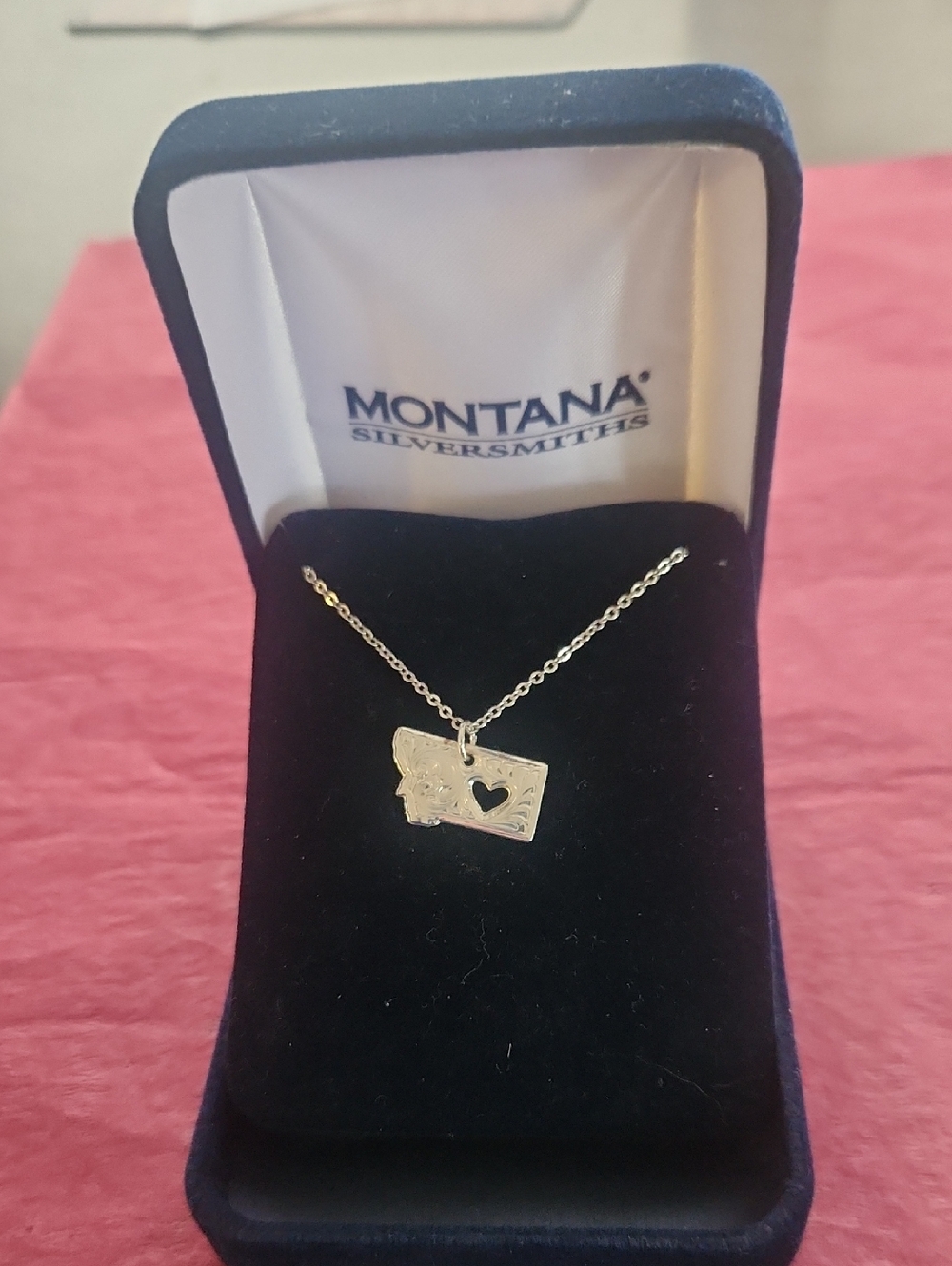 Montana Silversmiths Silver State Heart Pendant Necklace Like New